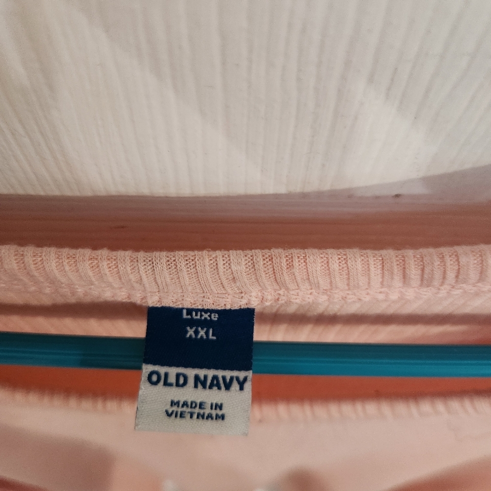 Old Navy Peach Ribbed Tank Top - Picture 2 of 8